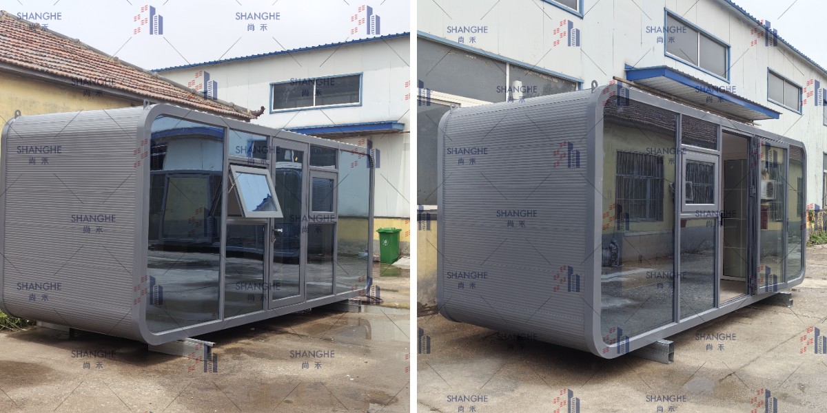 アップルキャビン外装リフォーム用ダークグレー波形金属装飾パネル