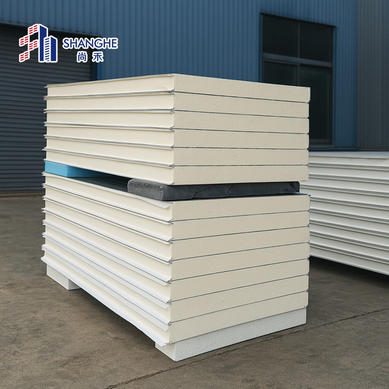 Недорогая стеновая сэндвич-панель