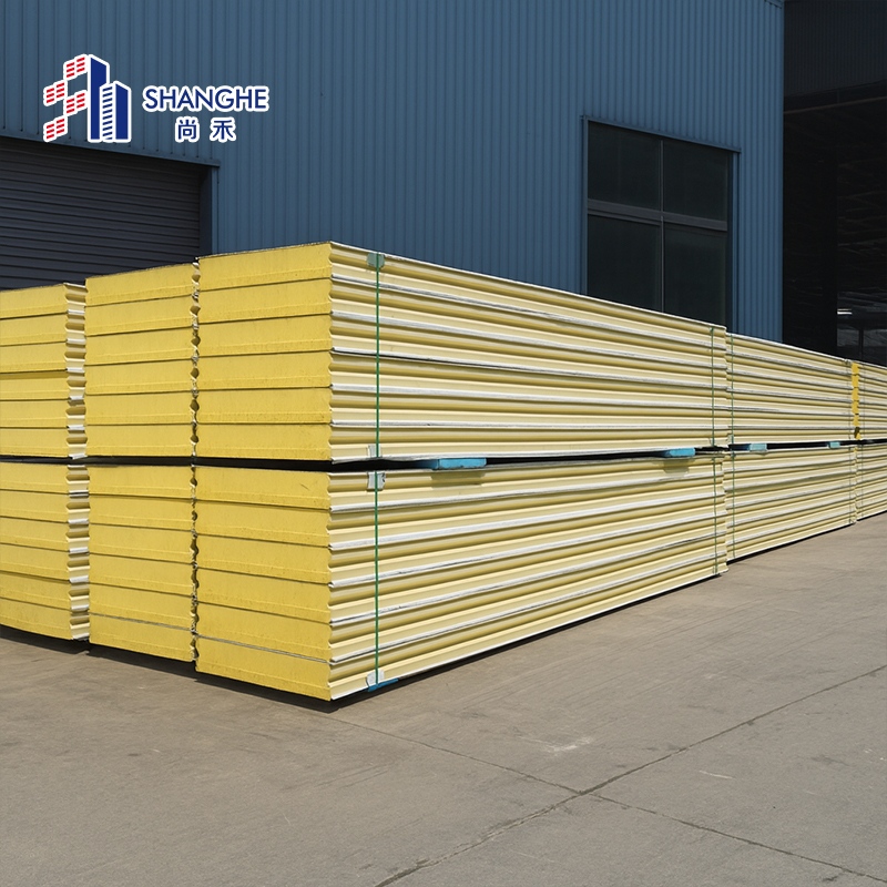 Недорогая стеновая сэндвич-панель