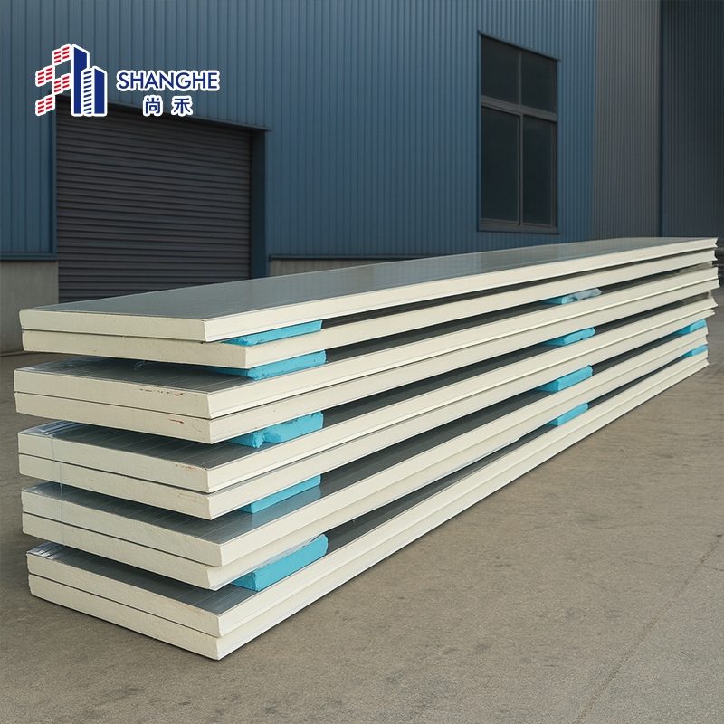 Недорогая стеновая сэндвич-панель