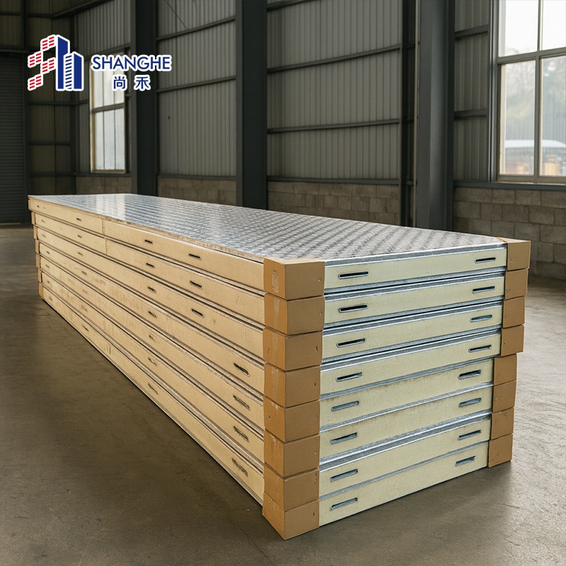 Недорогая стеновая сэндвич-панель